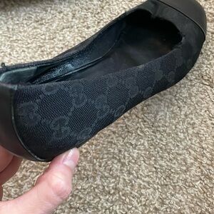 Gucci Black Flats GG logo SZ 39